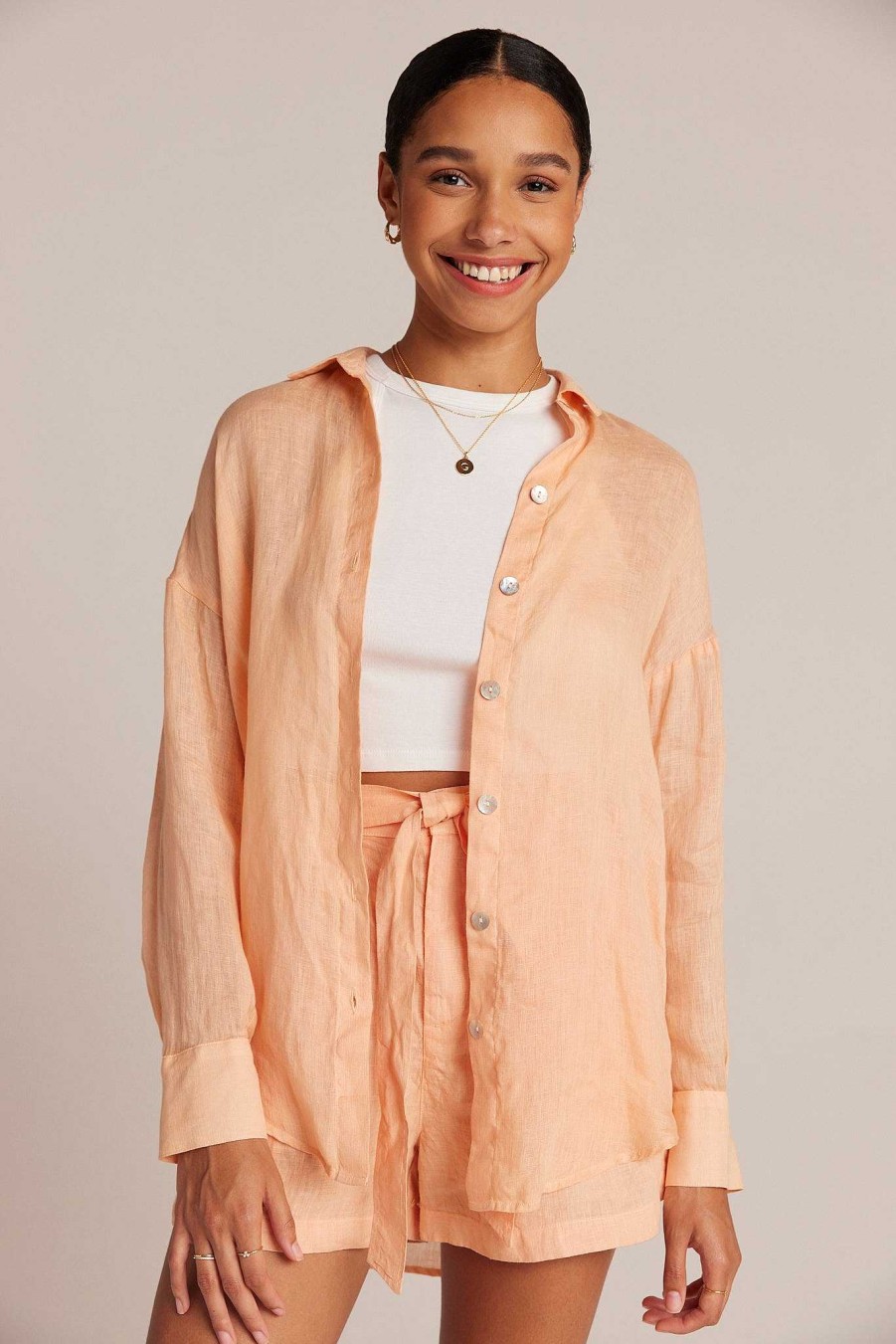 Wholesale Bella Dahl Vriendje Button Down - Peach Parker